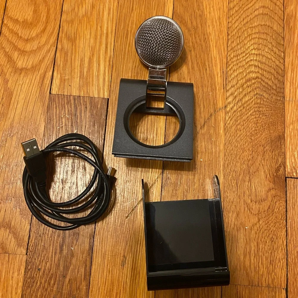 Microphone